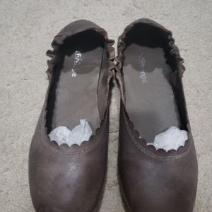 Antelope slip on flat size 41